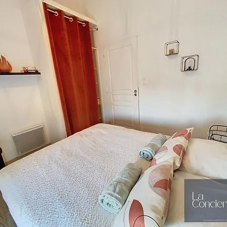 Le Croisillon -futuroscope-parking-laconciergerie Apartamento