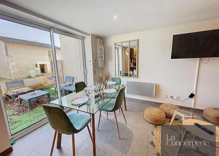 Le Croisillon -futuroscope-parking-laconciergerie Chasseneuil-du-Poitou