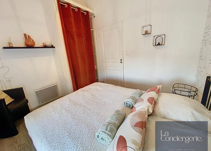 Le Croisillon -futuroscope-parking-laconciergerie Apartamento